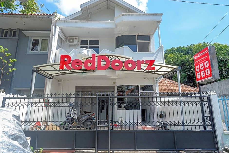 KoolKost Syariah near Universitas PGRI Semarang - Minimun Stay 6 Nights