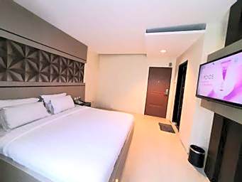 Alexander Hotel Tegal