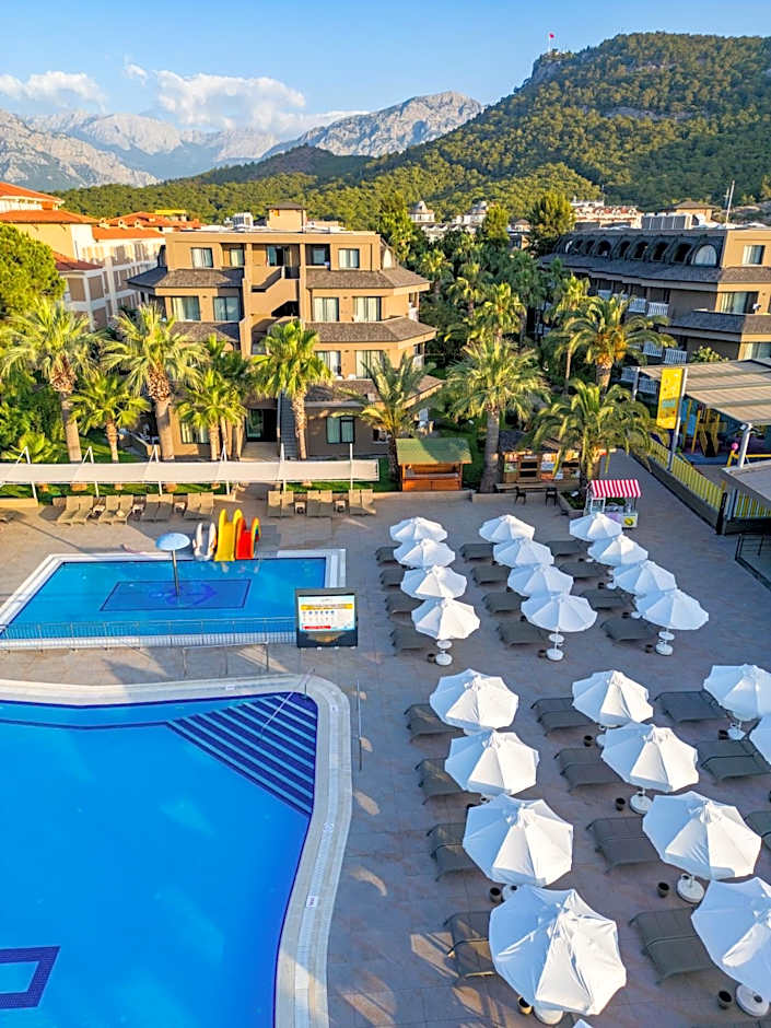 Sailor's Beach Club