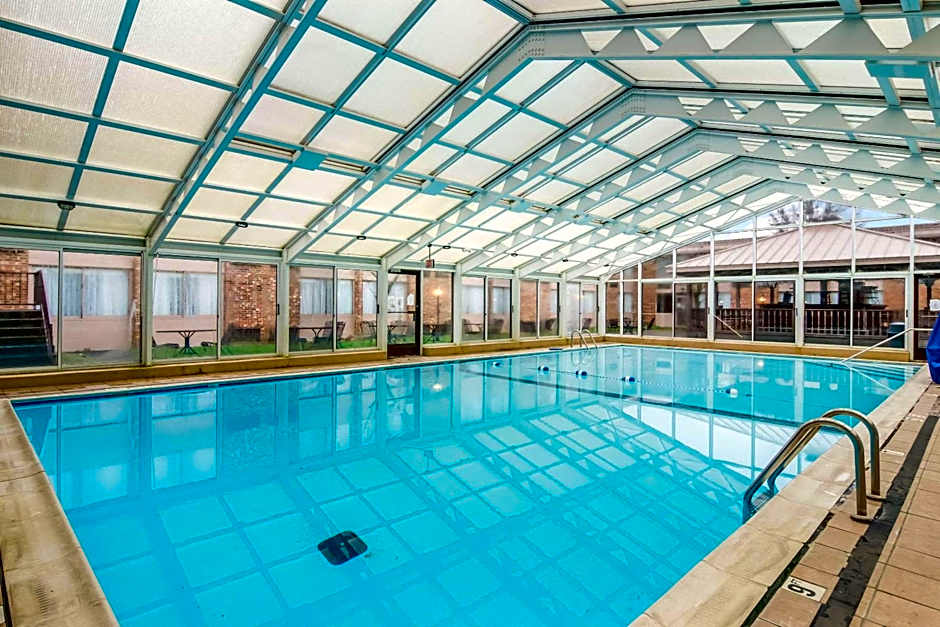 Comfort Inn & Suites Pittsburgh Fox Chapel