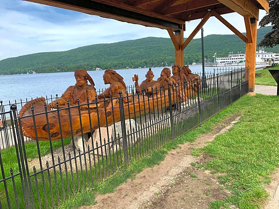 The Sundowner on Lake George