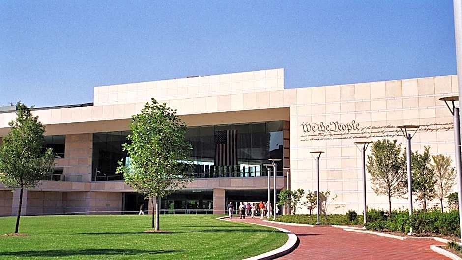 Holiday Inn Express Philadelphia Penns Landing By IHG