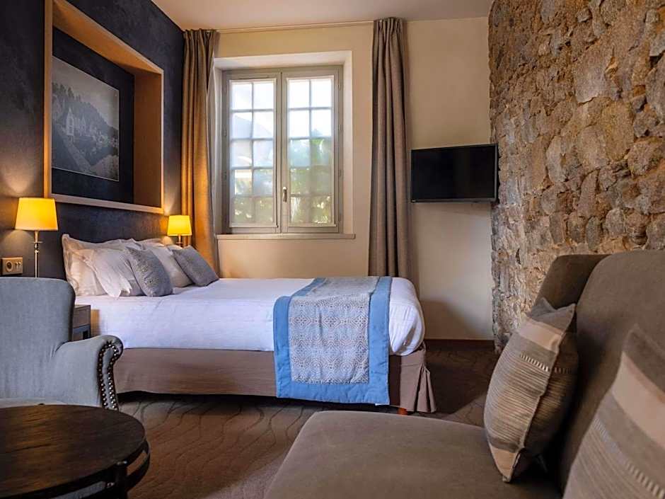 Hotel de L'Abbaye Le Tronchet - Handwritten Collection