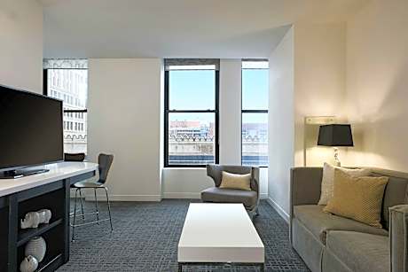 Executive Suite, 2 Queen, Sofa bed