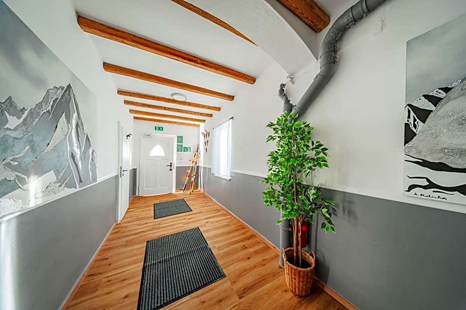 Innsbruck Underground Atelier