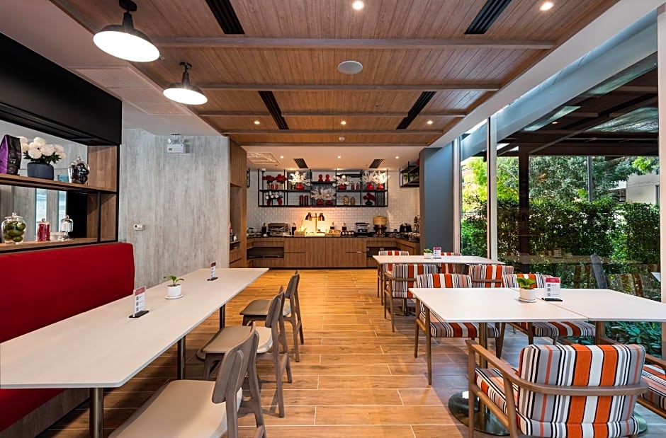 Maitria Hotel Rama 9 Bangkok - A Chatrium Collection (SHA Extra Plus)