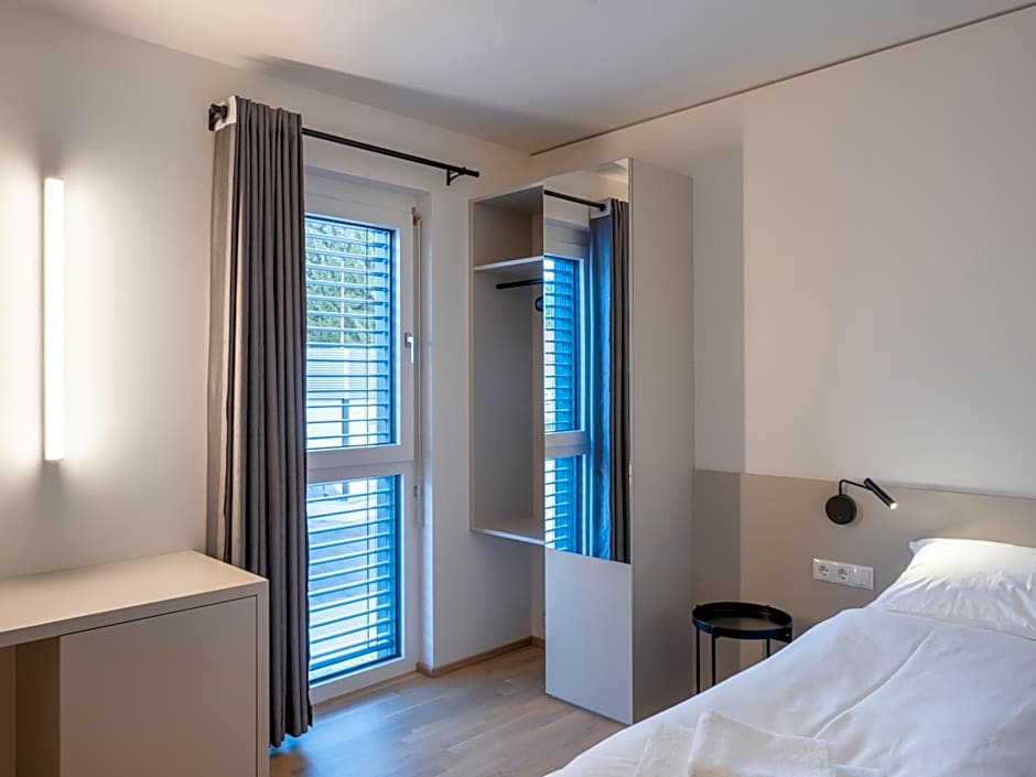 Hotel AT HOME - late arrival self check in