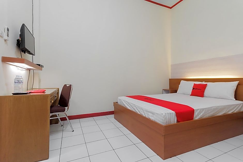 KoolKost Syariah near Ayani Mega Mall Pontianak