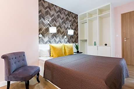 Deluxe Apartment with Balcony