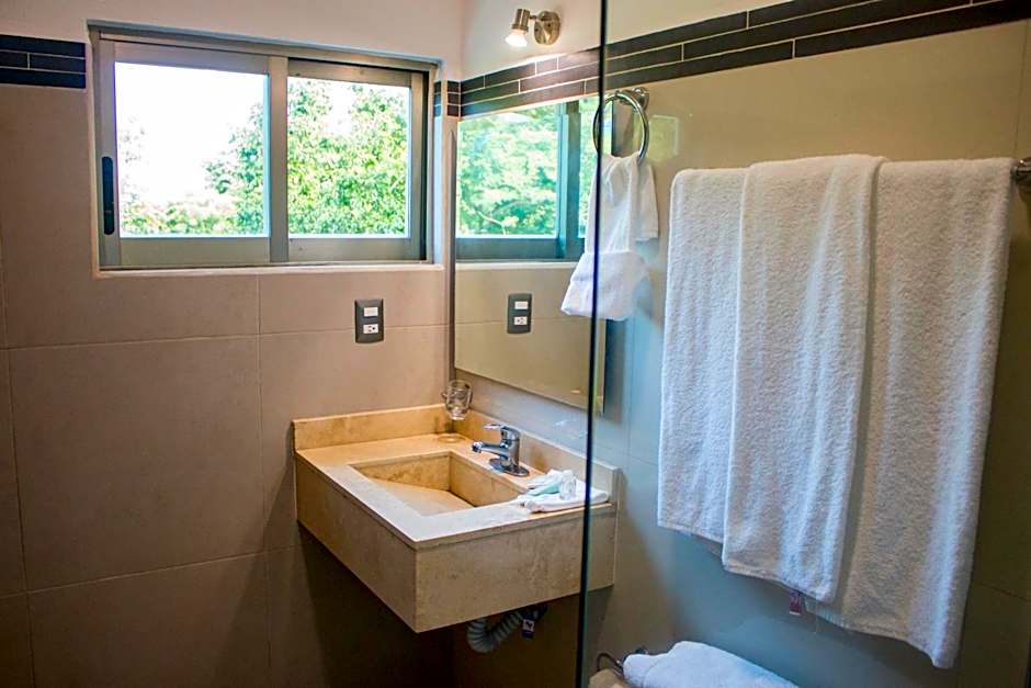LA LOMA SUITES