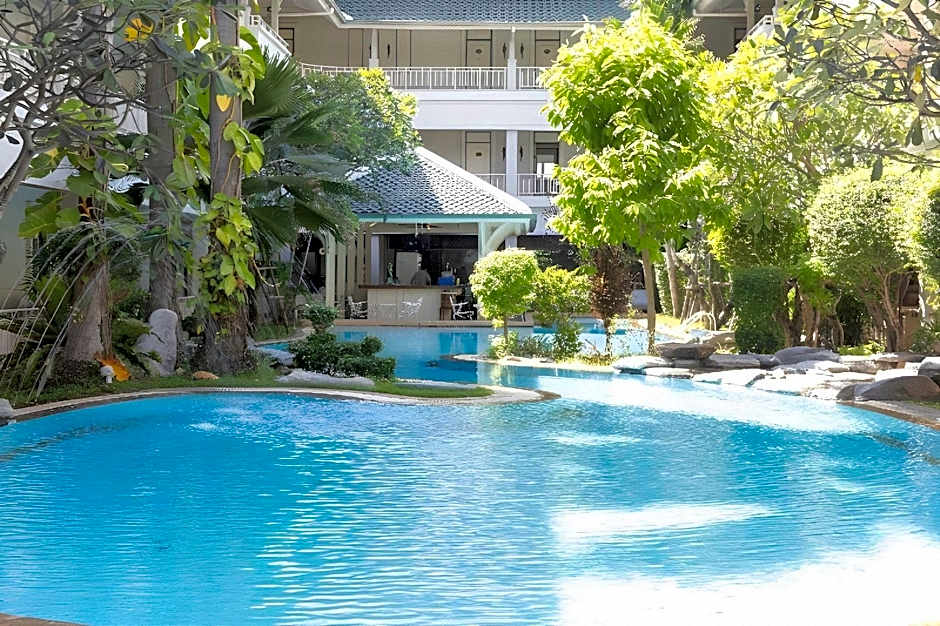 Kalanan Riverside Resort