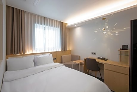 Business Package - Standard Double Room - No Parking ( 1 person) 