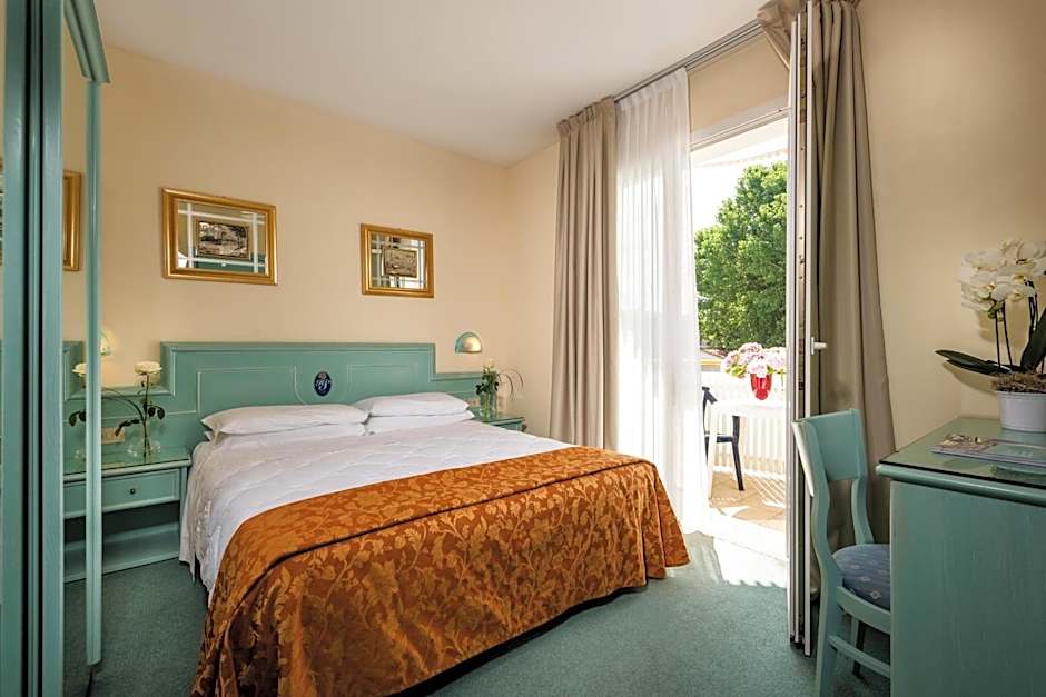 Salus Smart & Chic Hotel