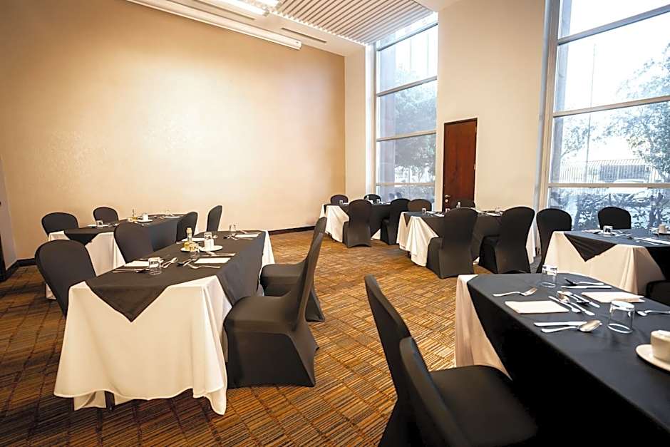 Hilton Garden Inn Santiago Airport