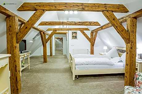 Attic Apartment 3*** (2-4 Adults)