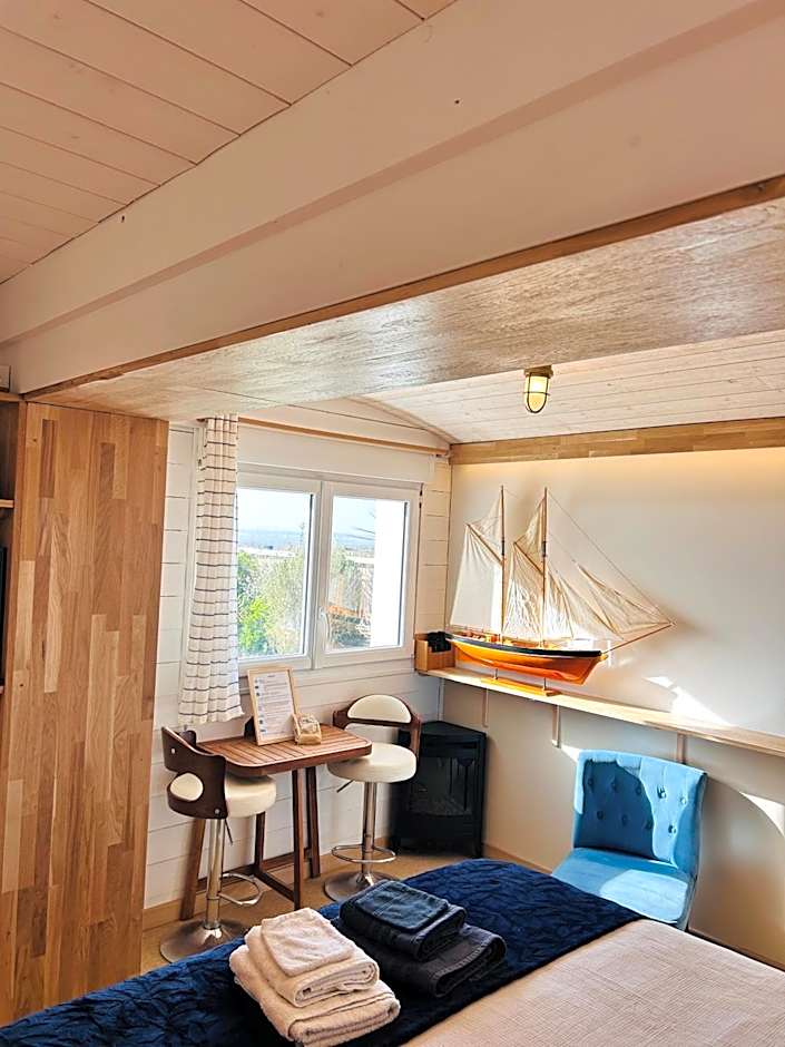 "La Cabine" côté mer et côté jardin à la VILLA PLEIN VENT