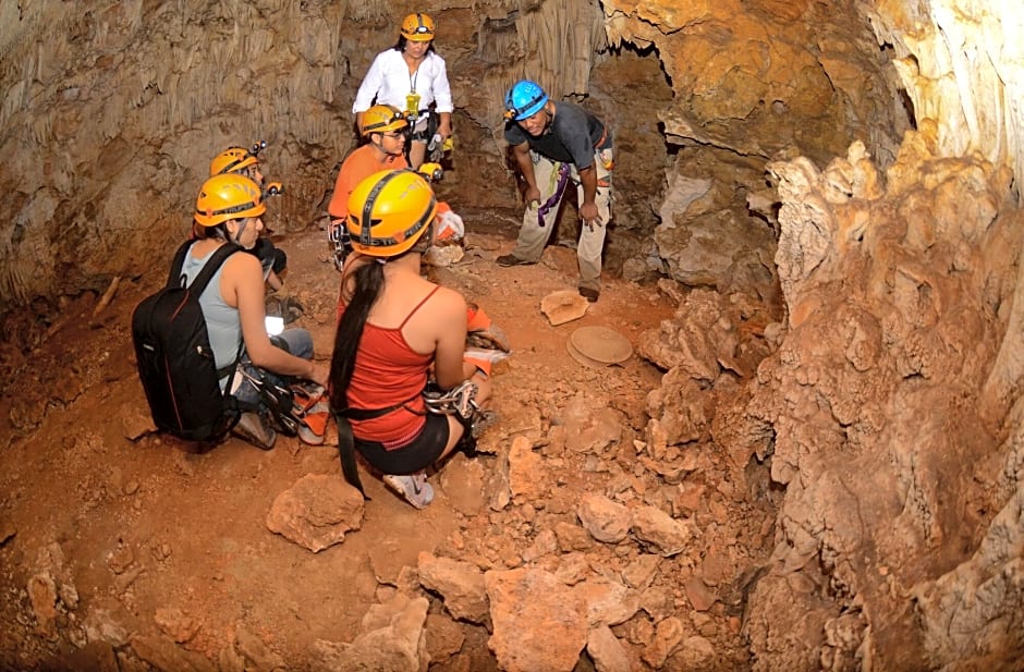 Lamanai Landings Hotel and Marina