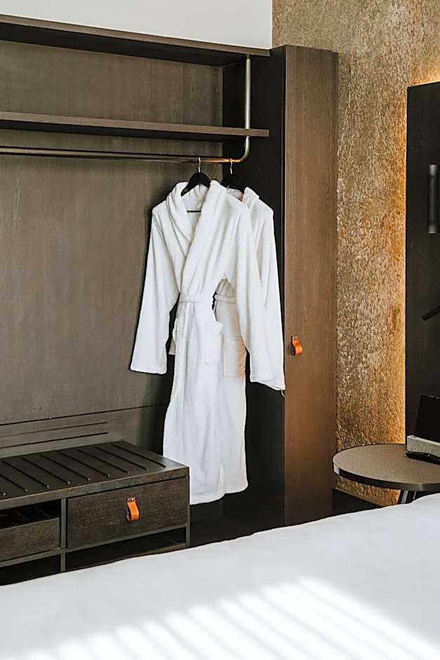 The Motley Hotel Richmond, Tapestry Collection by Hilton