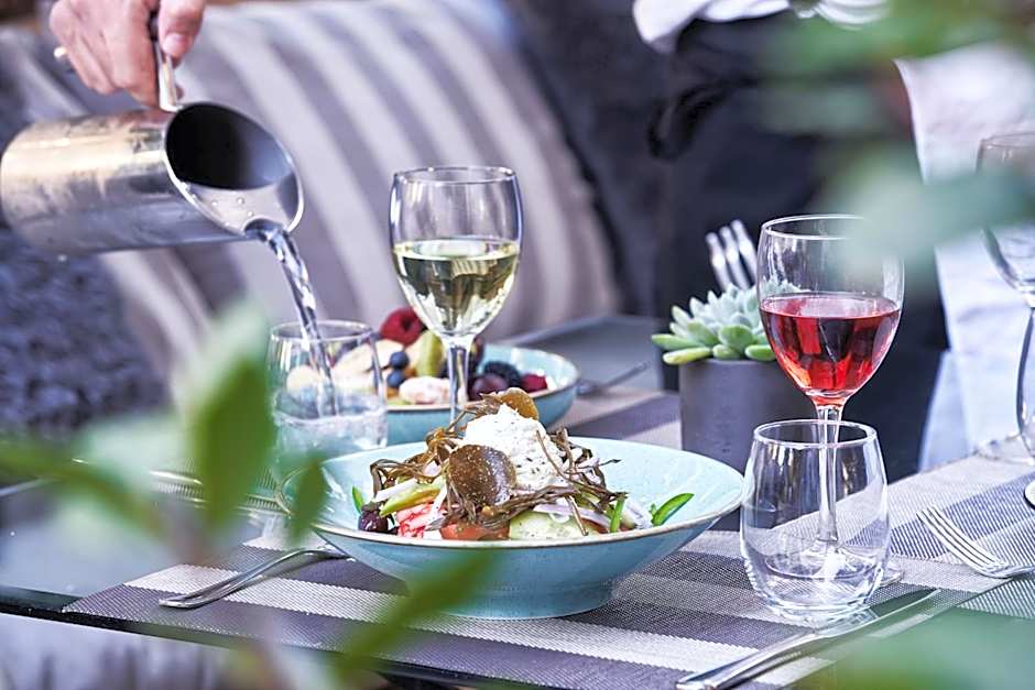 Sea View Cityscape Hotel