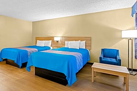 2 Double Beds Studio Suite Non-Smoking