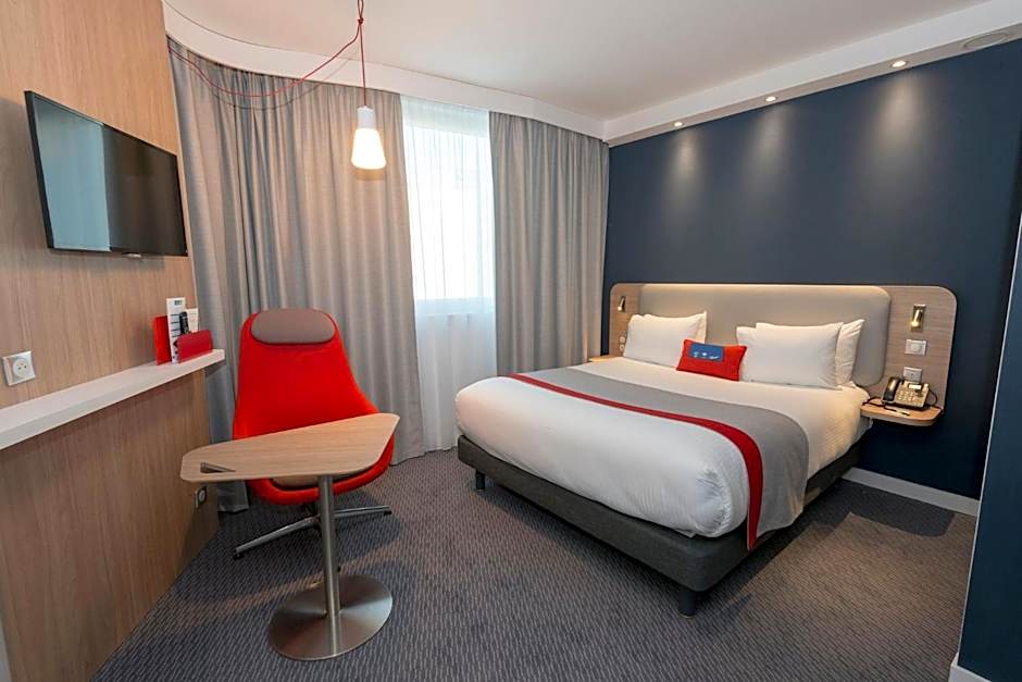 Holiday Inn Express Paris - Velizy By IHG