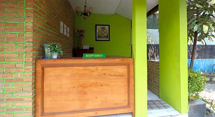 RedDoorz @ Jalan Parangtritis