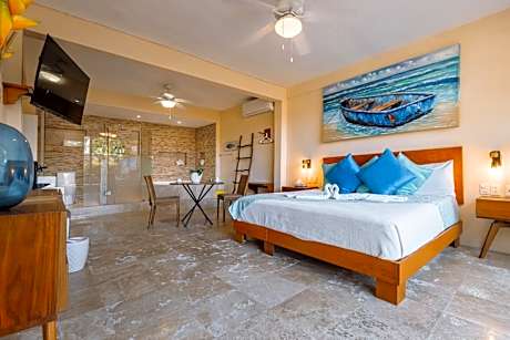 Deluxe Suite with Spa Bath