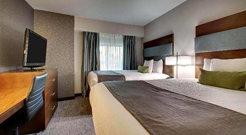 Roundhouse Suites