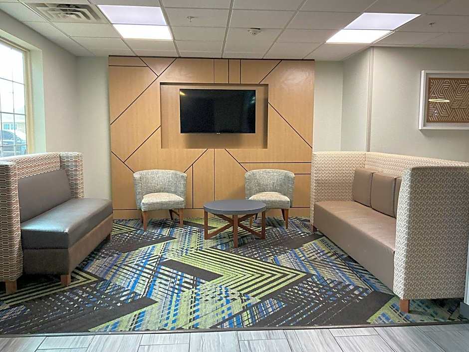 Holiday Inn Express Hotel and Suites Ada By IHG