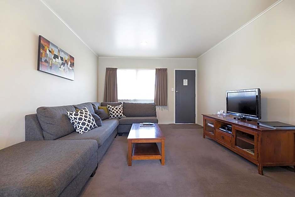 Colonial Court Motor Inn