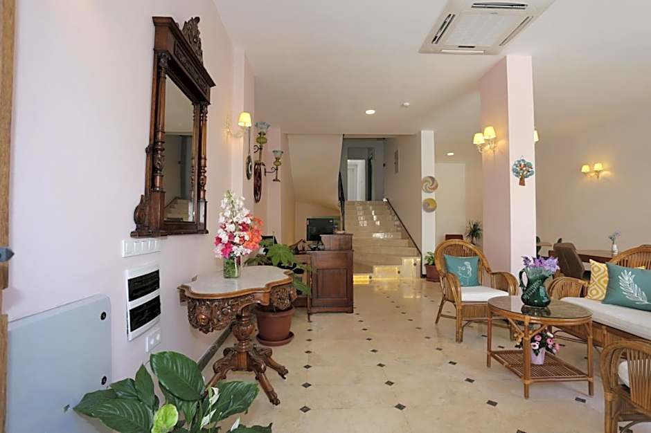 AtaÇesme Otel