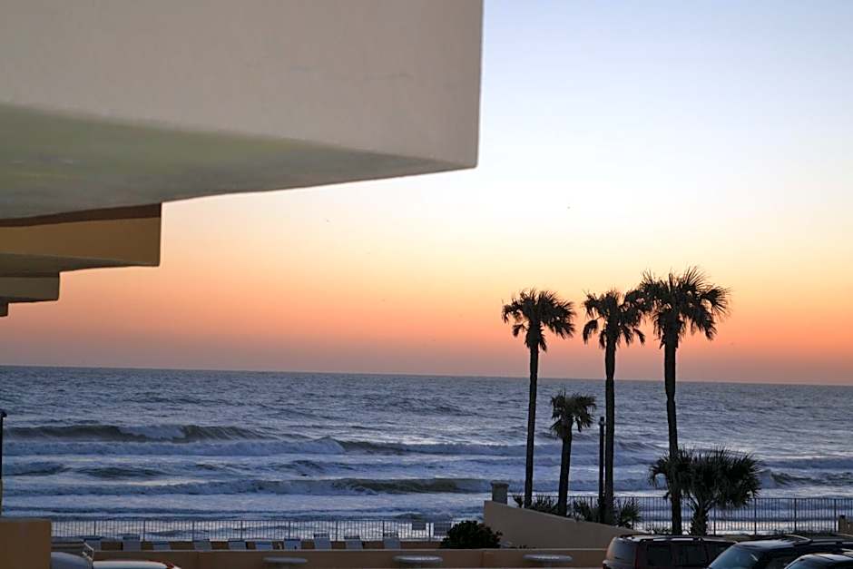 Daytona Beach studio condo with beautiful Ocean view