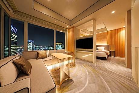 UTSUROI - Premium Corner King 40sqm - Non Smoking