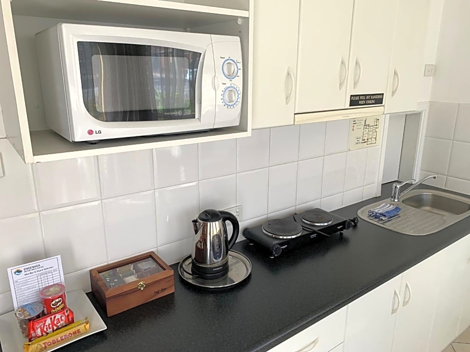 Ensenada Motor Inn and Suites