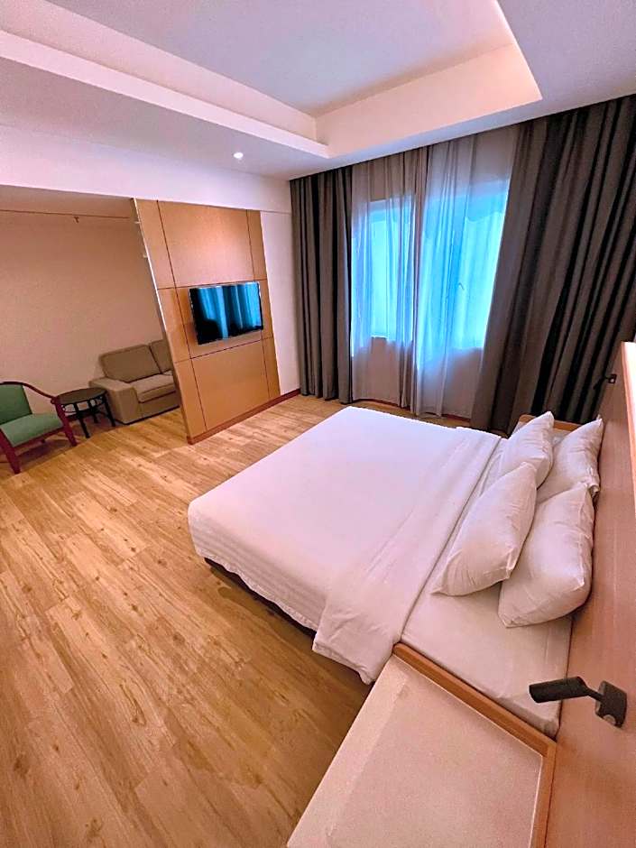 Crystal Crown Hotel Harbour View Port Klang