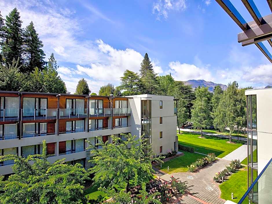 Novotel Queenstown Lakeside