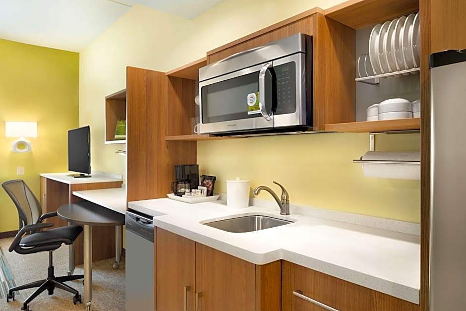 Home2 Suites by Hilton Charlotte Airport