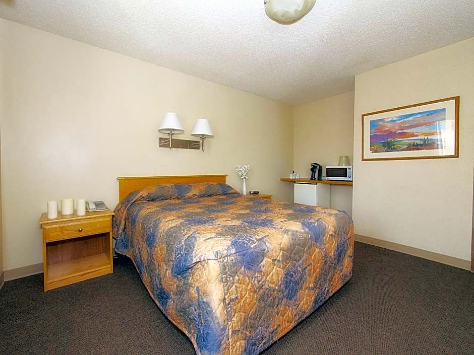 Best Maple Inn - Drayton Valley