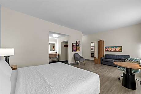 King Studio Suite with Sofa Bed - Non-Smoking
