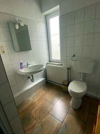 Twin room-Shared Bathroom-Balcony