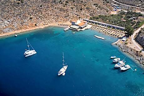 MANDRAKI BEACH RESORT