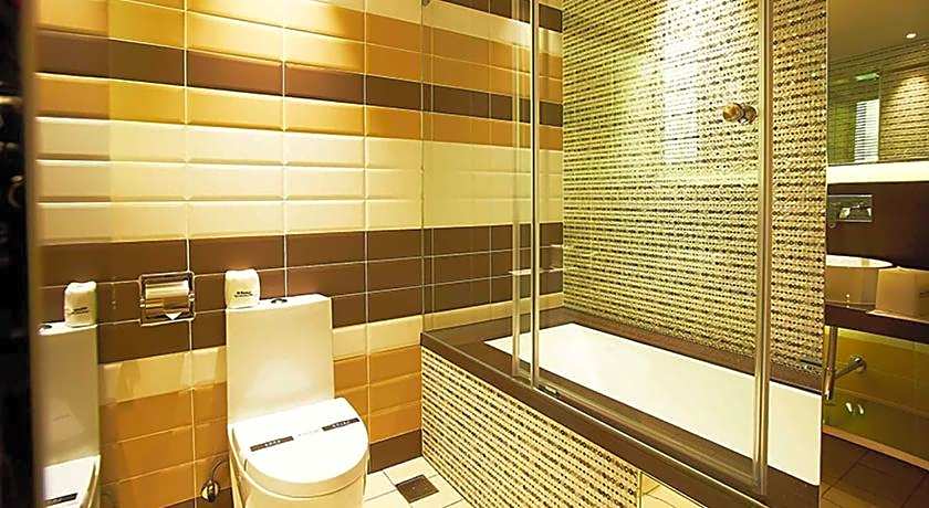 Royal Group Hotel Buo Ai Branch