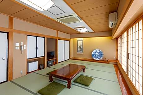 Japanese-Style Room