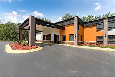 Quality Inn & Suites Portage Central