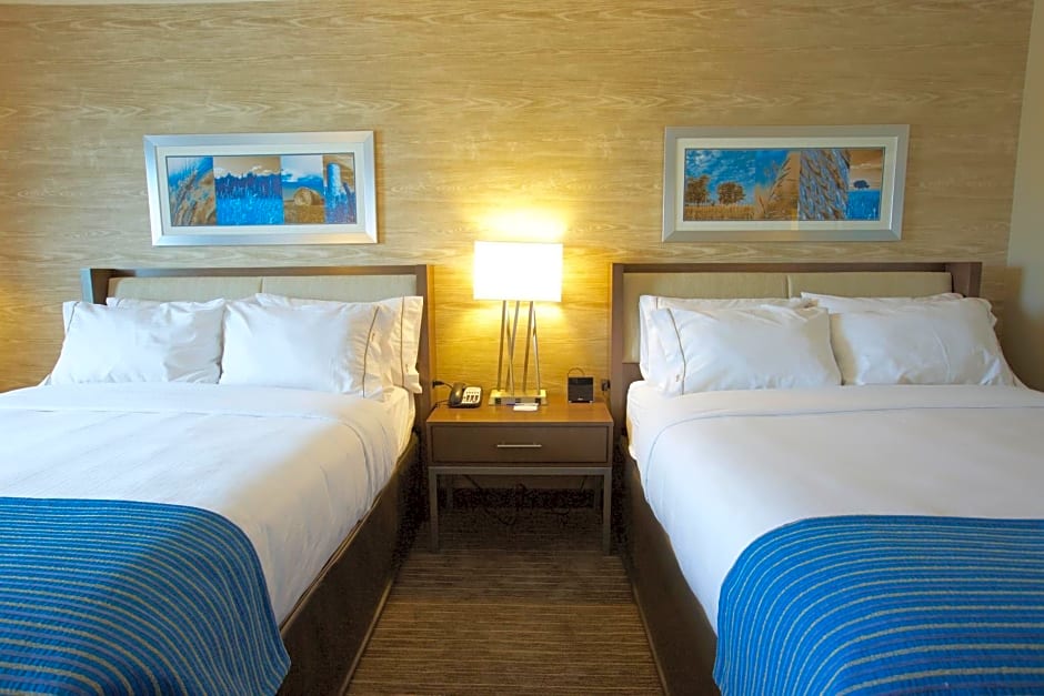 Holiday Inn Express Fargo SW I94 Medical Center, an IHG Hotel