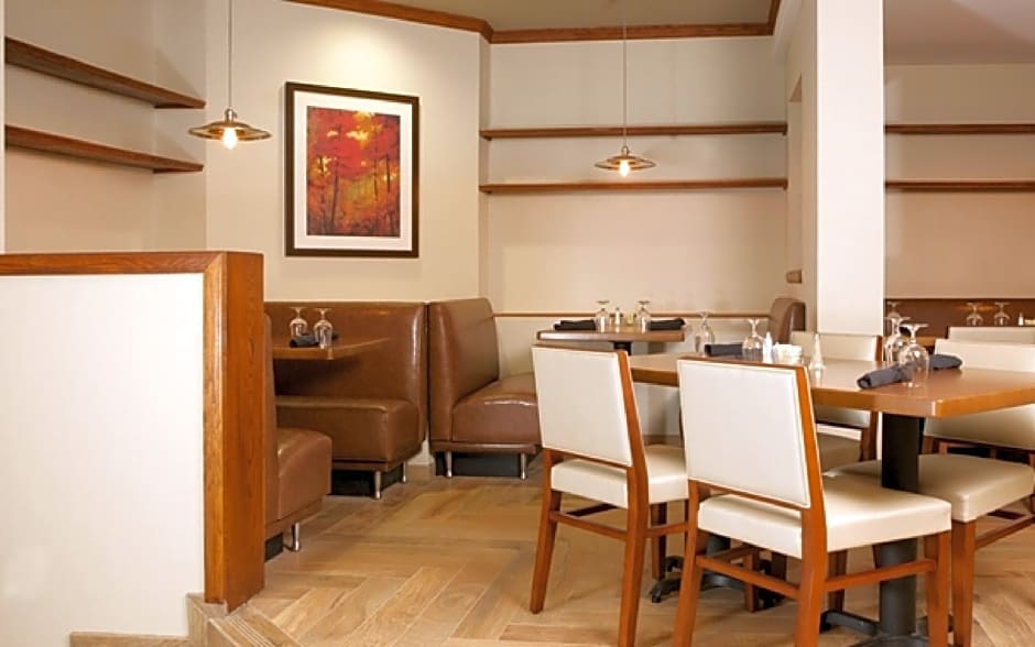 DoubleTree Suites by Hilton Raleigh-Durham