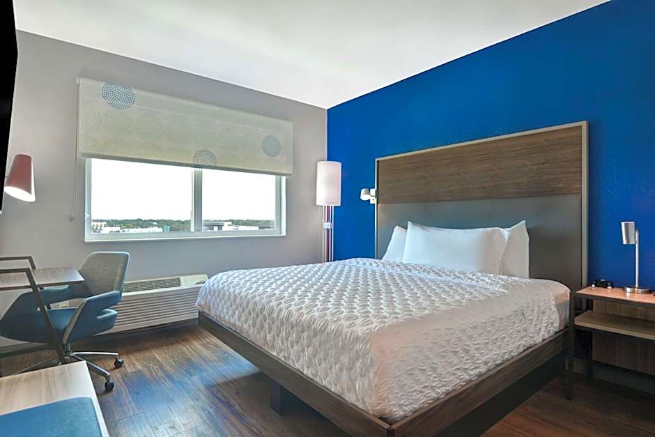 Tru By Hilton St. Petersburg Downtown Central Ave, FL