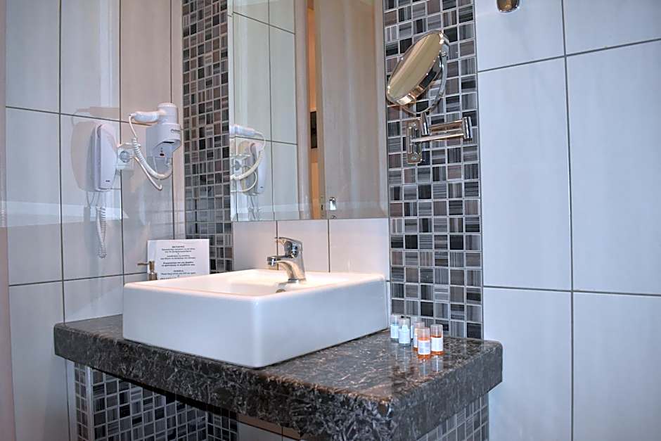 Marinis Boutique Rooms