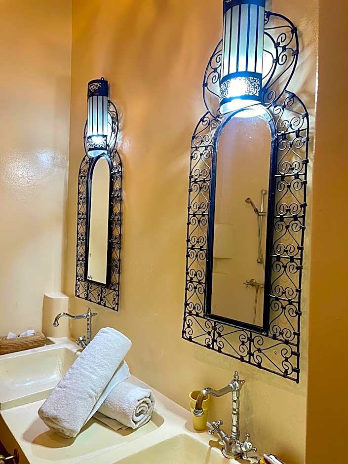 Riad Zarka By La Siredrah