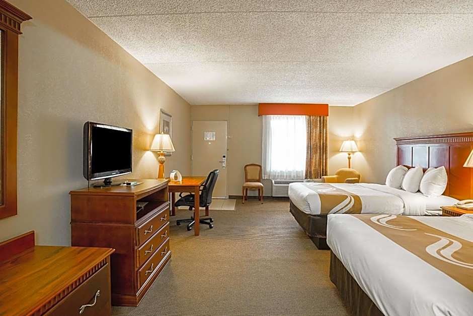 Quality Inn Hurricane Mills I-40